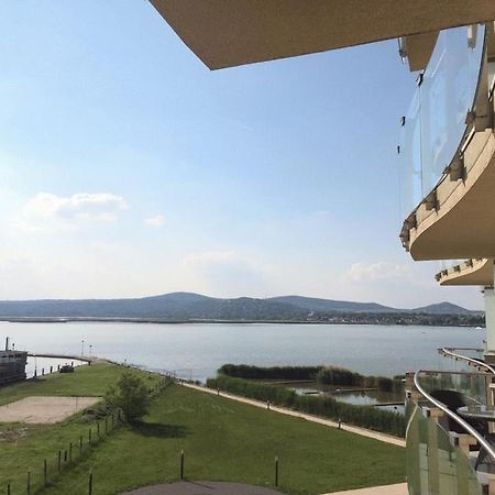 Апартаменти Vizparti Wellness Apartman Веленце Екстер'єр фото